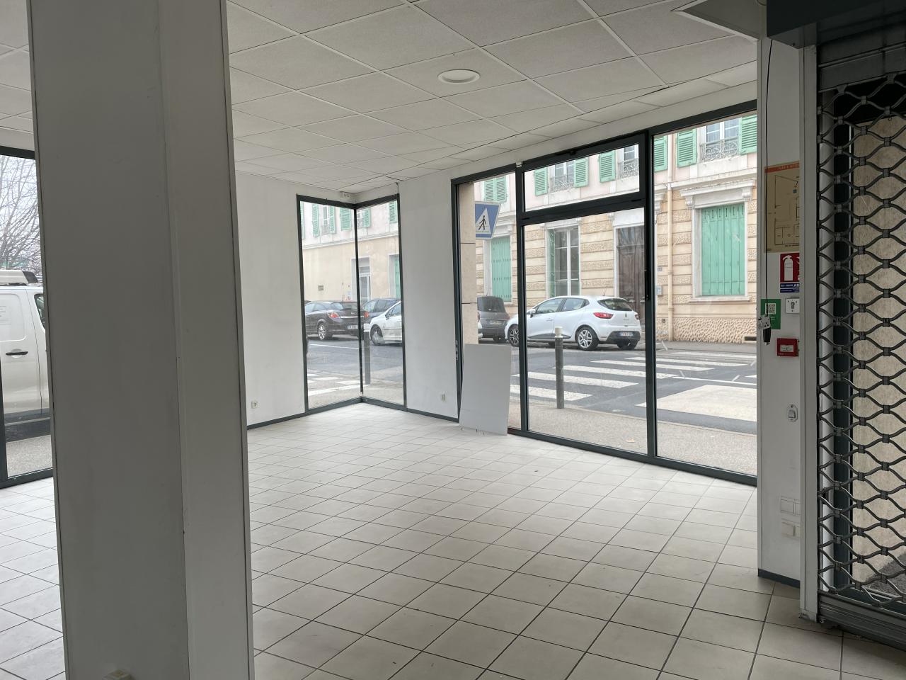 Local d'activité Villefranche-sur-Saône 155m² Location local d'activité Villefranche-sur-Saône Rhône OLACT2419733 9
